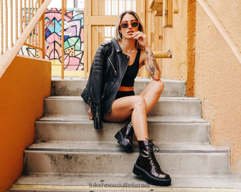 T.U.K. Footwear הַנעָלָה נשים מגף דו-קומתי משופשף בעל 10 עיניים JBPR191 בורדו