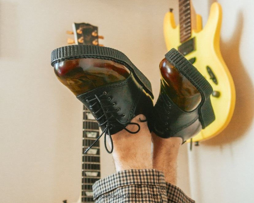 T.U.K. Footwear הַנעָלָה נשים אוכף שפשוף אוקספורד JBPR40 שחור/בורדו