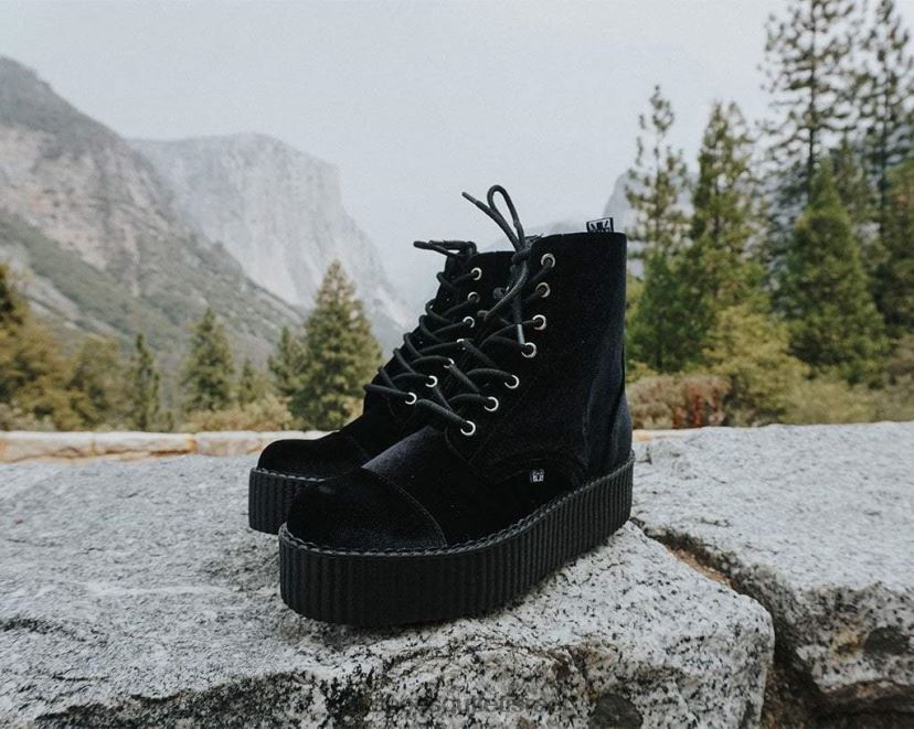 T.U.K. Footwear הַנעָלָה נשים מגף viva mondo מקטיפה עם 7 עיניים JBPR213 שָׁחוֹר